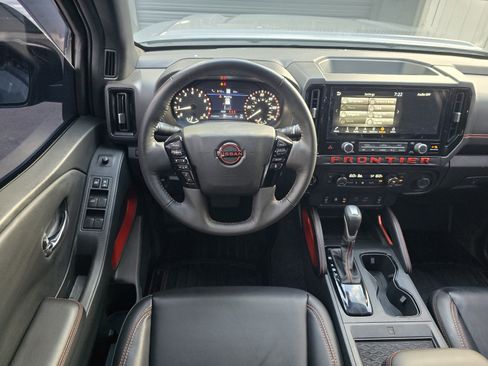 Certified 2025 Nissan Frontier PRO-4X w/ Pro Premium Package AWD/4WD image 15
