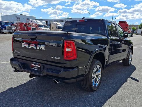 Used 2025 RAM 1500 Big Horn AWD/4WD image 4