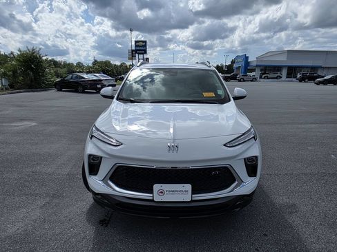 Used 2024 Buick Encore GX Sport Touring FWD image 8