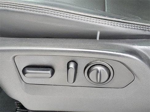 Used 2020 Chevrolet Silverado 1500 High Country w/ Technology Package image 7