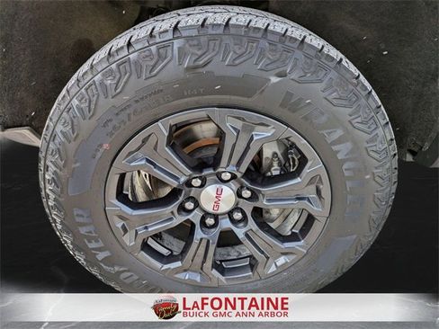 Used 2024 GMC Canyon Elevation w/ Convenience Package image 28