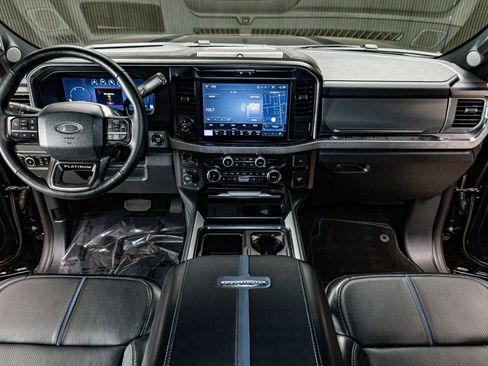 Used 2025 Ford F250 Platinum w/ FX4 Off-Road Package image 19