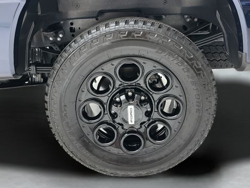 Used 2025 Ford F350 Lariat w/ Black Appearance Package AWD/4WD image 8