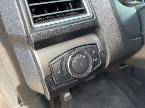 Used 2019 Ford Explorer XLT image 20