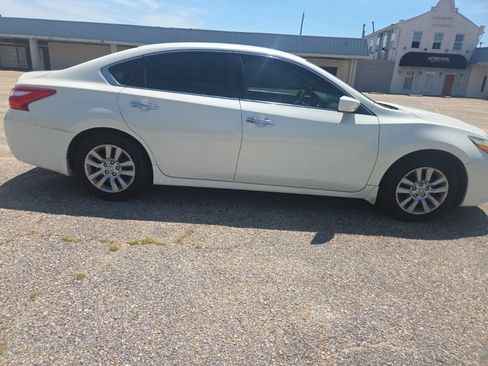 Used 2017 Nissan Altima 2.5 S w/ Power Driver Seat Package FWD image 14