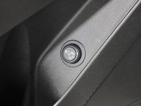 Used 2022 Chevrolet Equinox LT FWD image 9