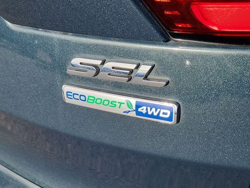 Used 2019 Ford Escape SEL image 12