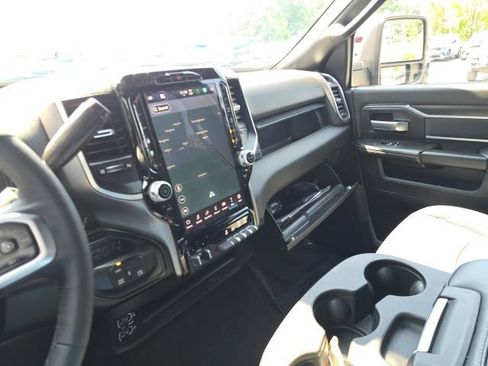 Used 2025 RAM 2500 Big Horn AWD/4WD image 27