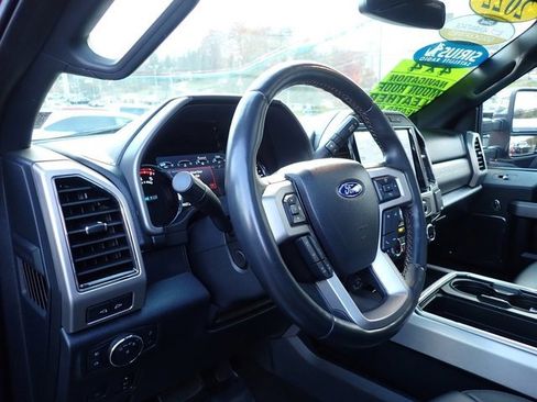 Certified 2022 Ford F250 Platinum image 17