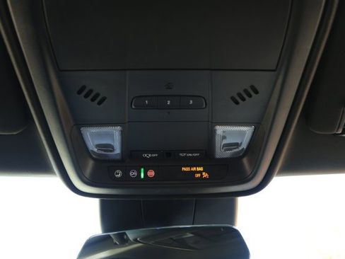 Used 2024 Cadillac XT4 Premium Luxury image 20