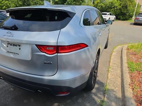 Used 2019 Jaguar F-PACE Prestige AWD/4WD image 3