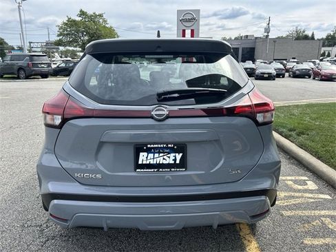 Certified 2024 Nissan Kicks SR image 25