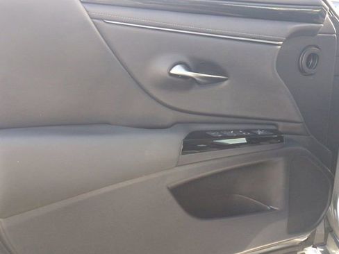 Used 2022 Lexus ES 300h w/ Accessory Package image 14