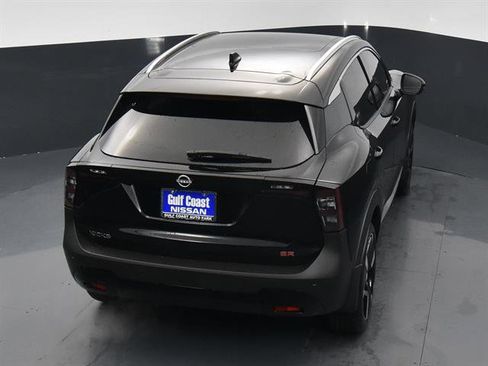 Used 2025 Nissan Kicks SR w/ SR Premium Package FWD image 37