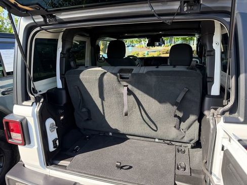 Used 2025 Jeep Wrangler Sport AWD/4WD image 25