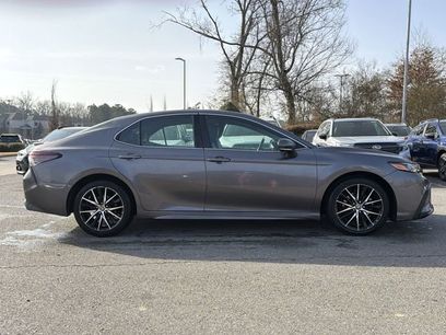 Used 2022 Toyota Camry SE w/ Carpet Mat Package (TMS)