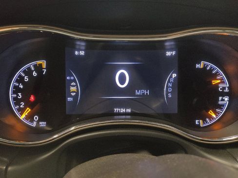 Used 2015 Jeep Grand Cherokee Limited w/ Luxury Group II image 23