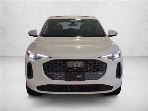 Certified 2025 Audi Q5 Premium Plus w/ Premium Plus image 2