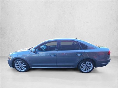 Used 2019 Volkswagen Passat 2.0T Wolfsburg image 8