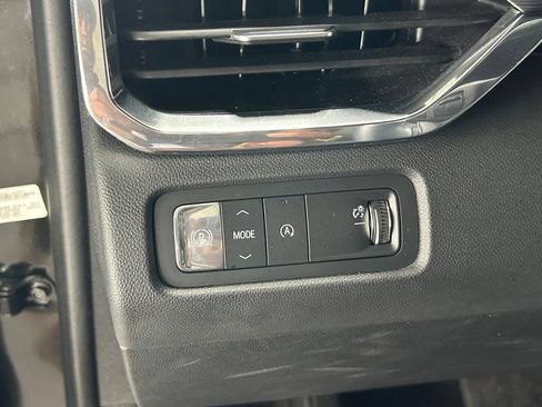 Used 2024 GMC Acadia Elevation FWD image 16