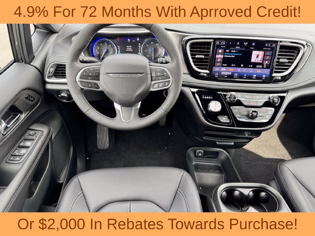 New 2027 Chrysler Pacifica Select FWD image 18