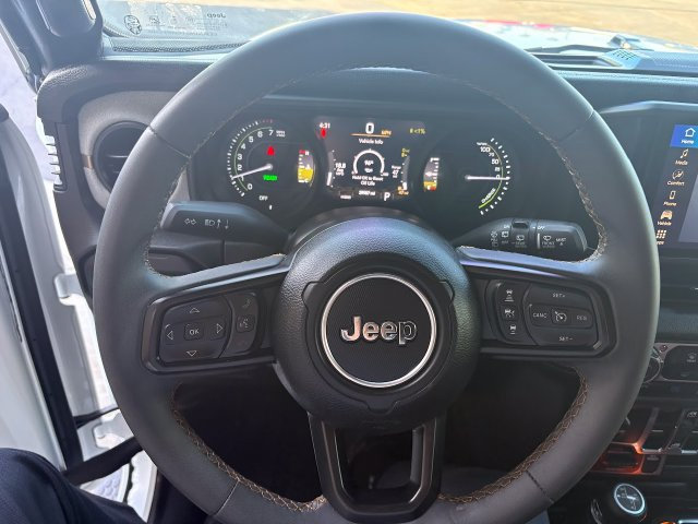 Used 2024 Jeep Wrangler Unlimited AWD/4WD image 17