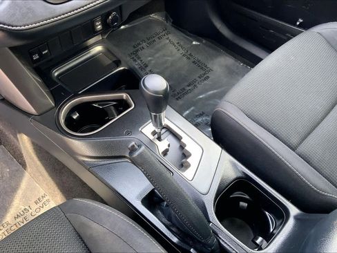 Used 2018 Toyota RAV4 XLE image 17