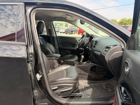 Used 2018 Jeep Compass Trailhawk w/ Leather Interior Group AWD/4WD image 31