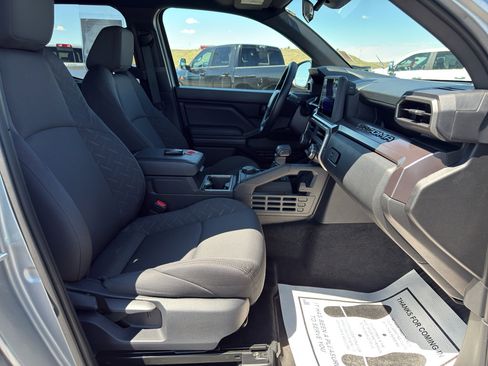 Used 2025 Toyota Tacoma SR5 AWD/4WD image 14