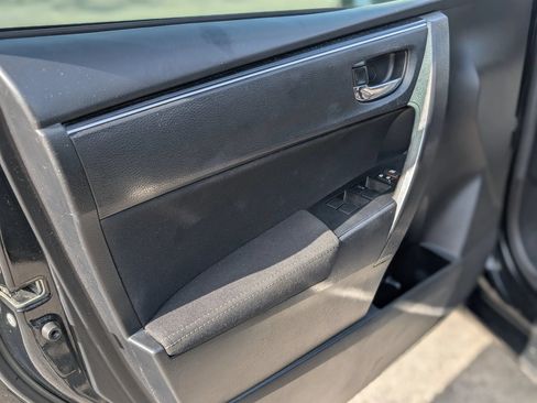 Used 2019 Toyota Corolla LE FWD image 9