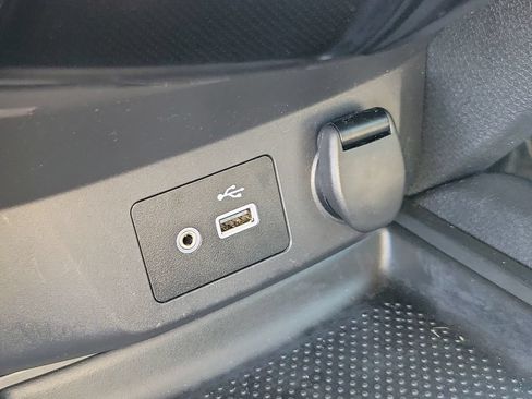 Used 2019 Nissan Rogue S FWD image 27