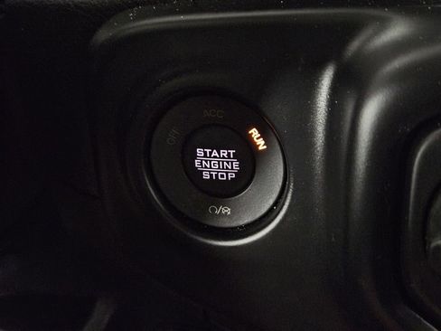 Used 2021 Jeep Wrangler Unlimited Sahara w/ Safety Group image 17