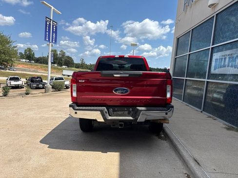 Used 2019 Ford F250 XLT w/ XLT Premium Package AWD/4WD image 6