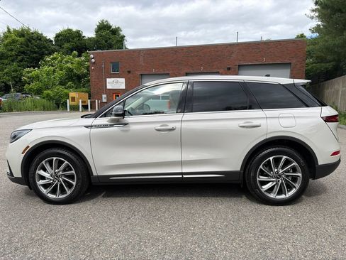 Used 2024 Lincoln Corsair AWD w/ Equipment Group 101A image 2