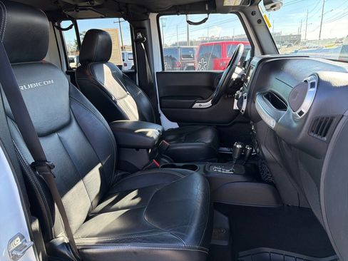 Used 2015 Jeep Wrangler Unlimited Rubicon w/ Connectivity Group image 24