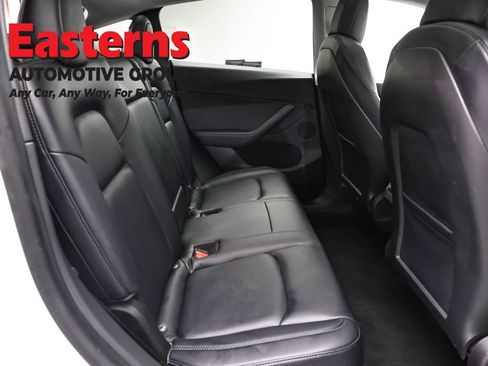 Used 2021 Tesla Model Y Long Range AWD/4WD image 17