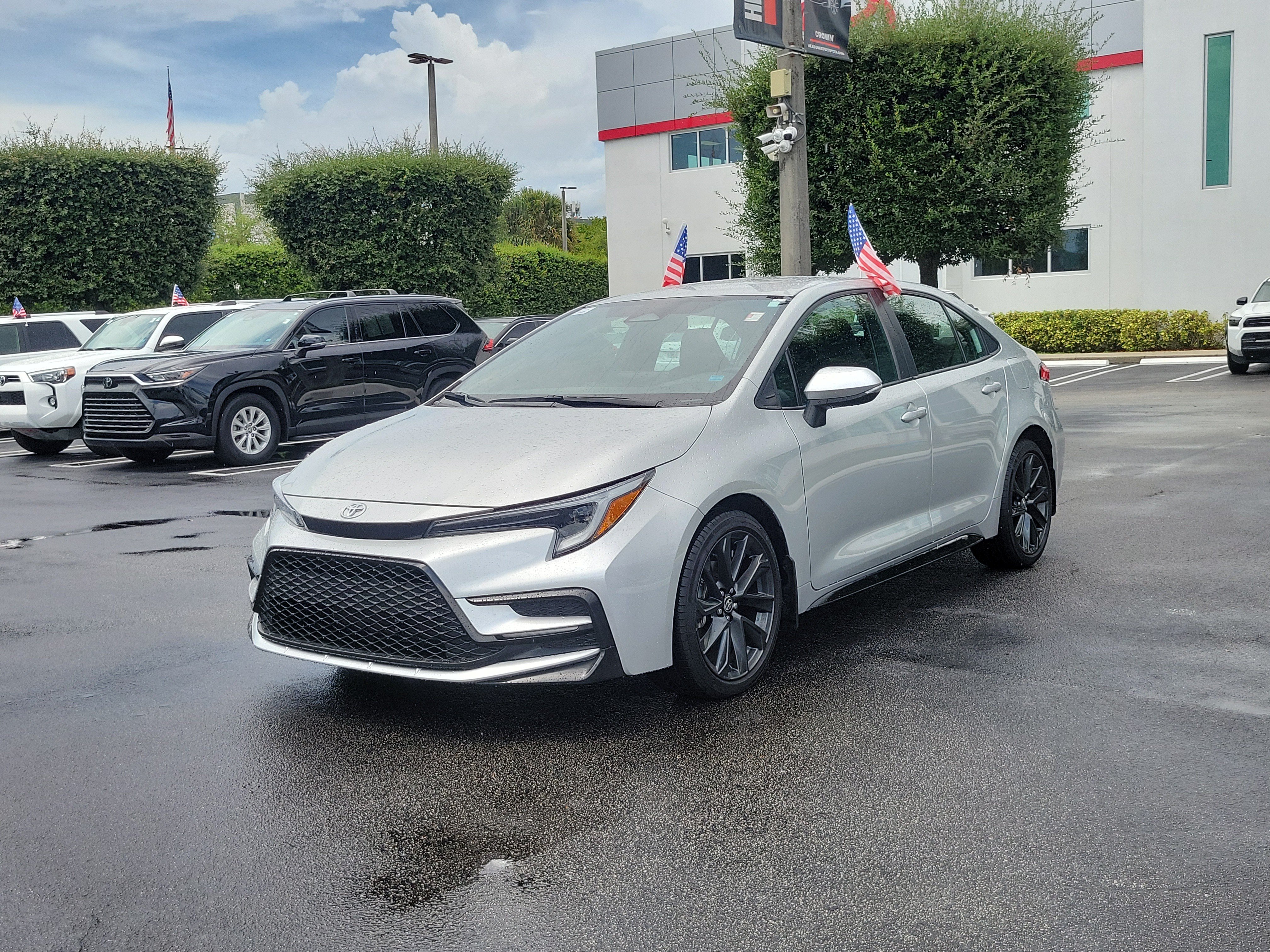 Used 2025 Toyota Corolla SE FWD image 6