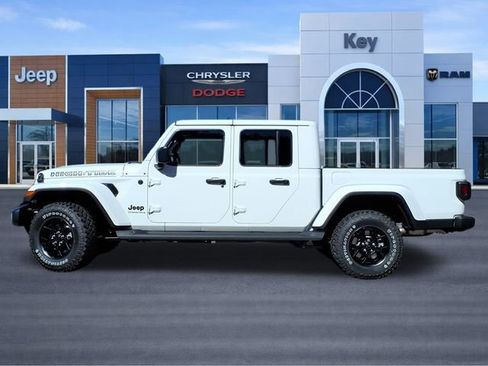 New 2025 Jeep Gladiator Sport image 3