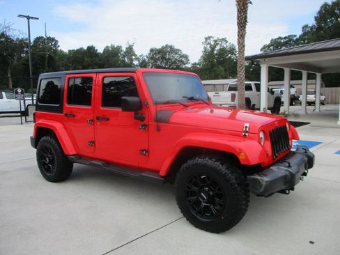 Used 2013 Jeep Wrangler Unlimited Sahara w/ Trailer Tow Group AWD/4WD image 19