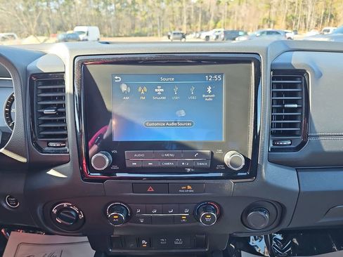 Used 2023 Nissan Frontier SV w/ Midnight Edition Package image 25