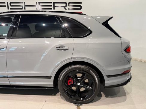 Used 2022 Bentley Bentayga AWD/4WD image 6