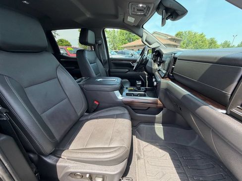 Used 2022 GMC Sierra 1500 SLT w/ SLT Premium Plus Package AWD/4WD image 25