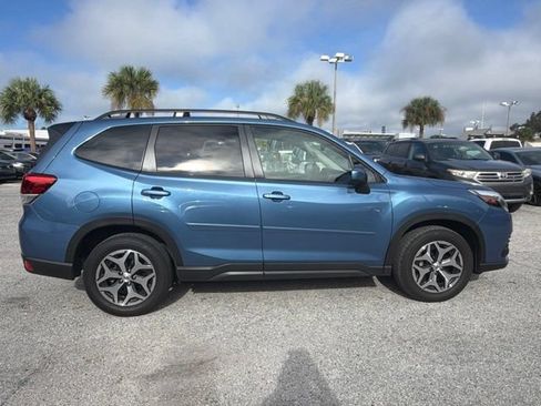 Used 2024 Subaru Forester Premium AWD/4WD image 4