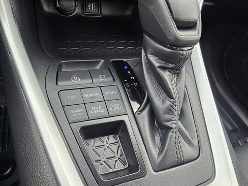 Certified 2025 Toyota RAV4 XLE image 25