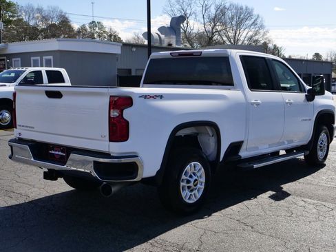 Used 2025 Chevrolet Silverado 2500 LT w/ Convenience Package AWD/4WD image 17