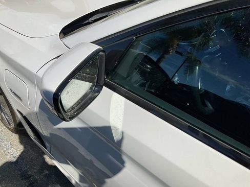 Used 2022 BMW 530e w/ M Sport Package image 34