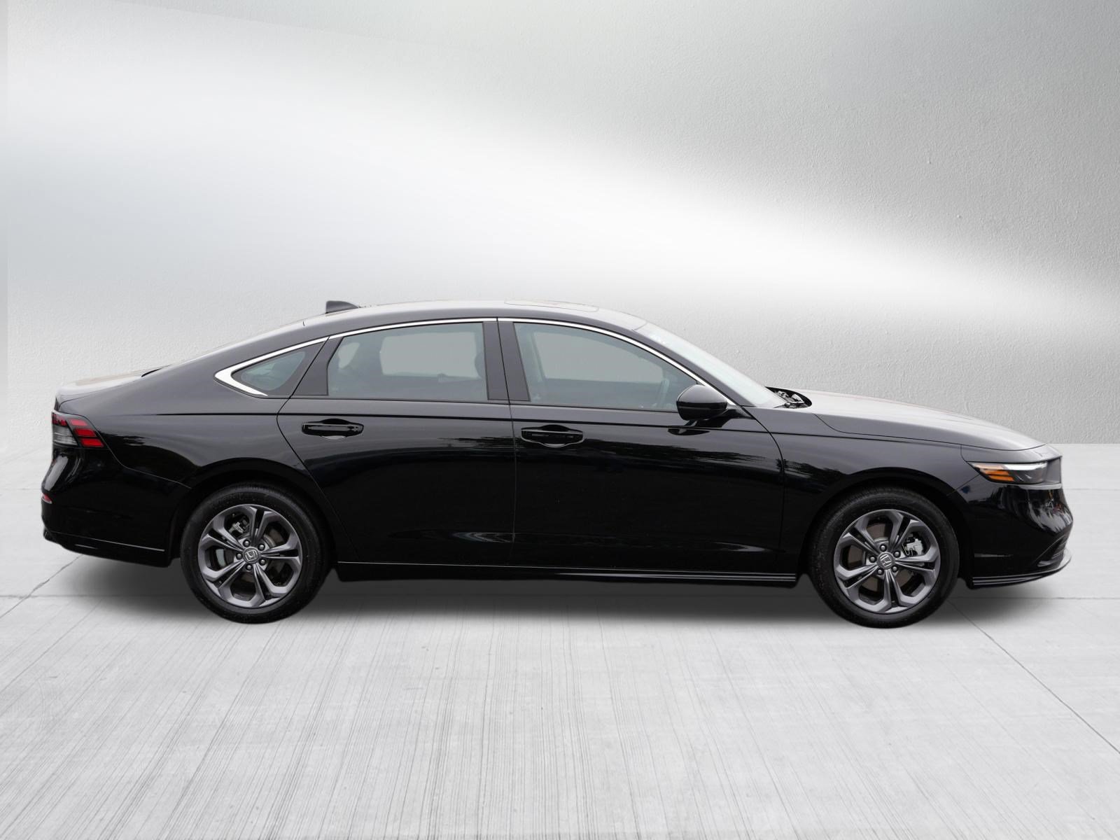 Used 2024 Honda Accord EX-L image 8