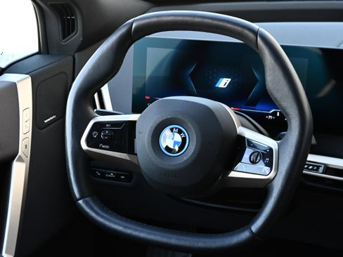 Certified 2025 BMW iX xDrive50 image 20