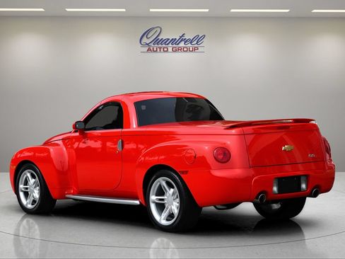 Used 2004 Chevrolet SSR w/ Preferred Equipment Group RWD image 6