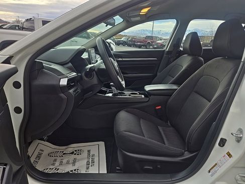 Used 2023 Nissan Altima 2.5 SV image 13